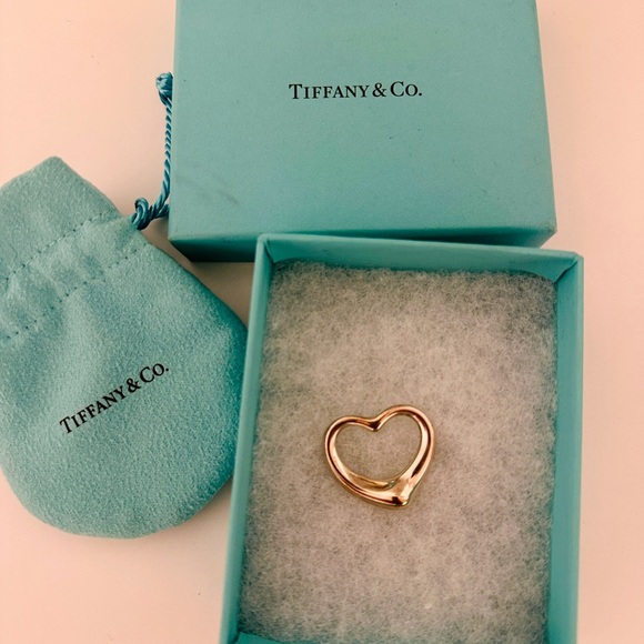 Tiffany & Co. Elsa Peretti silver open heart pendant. Medium size . - Picture 2 of 5